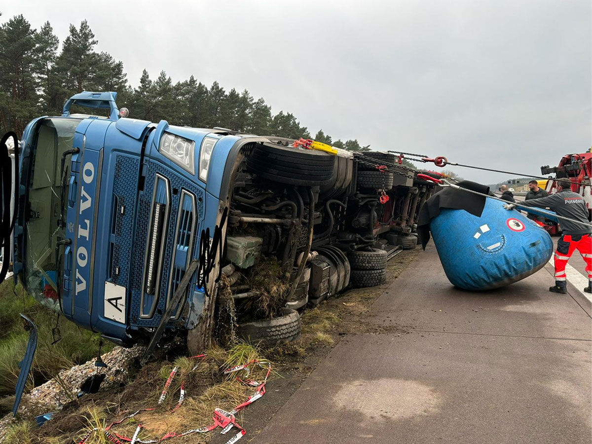 serwis holowniczy lkw ciężkie ratownictwo z użyciem poduszek pneumatycznych
